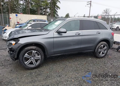 2017 Mercedes Glc300 4Matic z USA, uszkodzony, nr VIN WDC0G4KB3HF158658